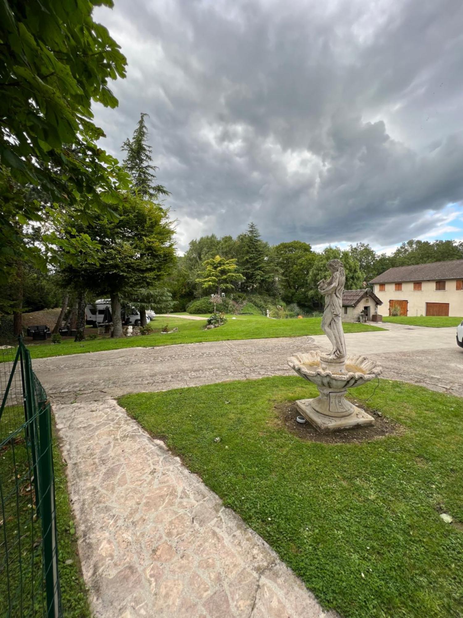 Le Champenois Apartment Festigny  Exterior photo